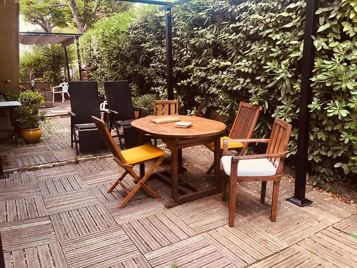 Villa Jardin Sanary: Centre-Ville avec Exposition Est-Sud-Ouest 0*, Sanary-sur-Mer