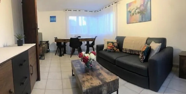 Apartment Villa Jardin Sanary: Centre-Ville avec Exposition Est-Sud-Ouest France