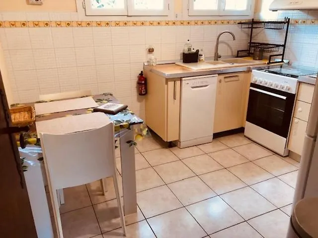 Villa Jardin Sanary: Centre-Ville avec Exposition Est-Sud-Ouest Apartment